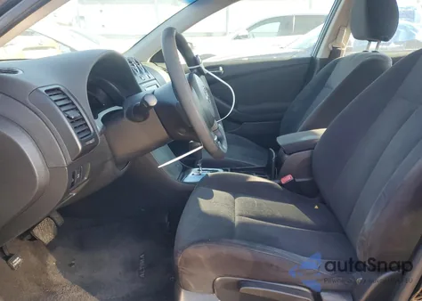 2010 Nissan Altima Base z USA, uszkodzony, nr VIN 1N4AL2AP4AC140951